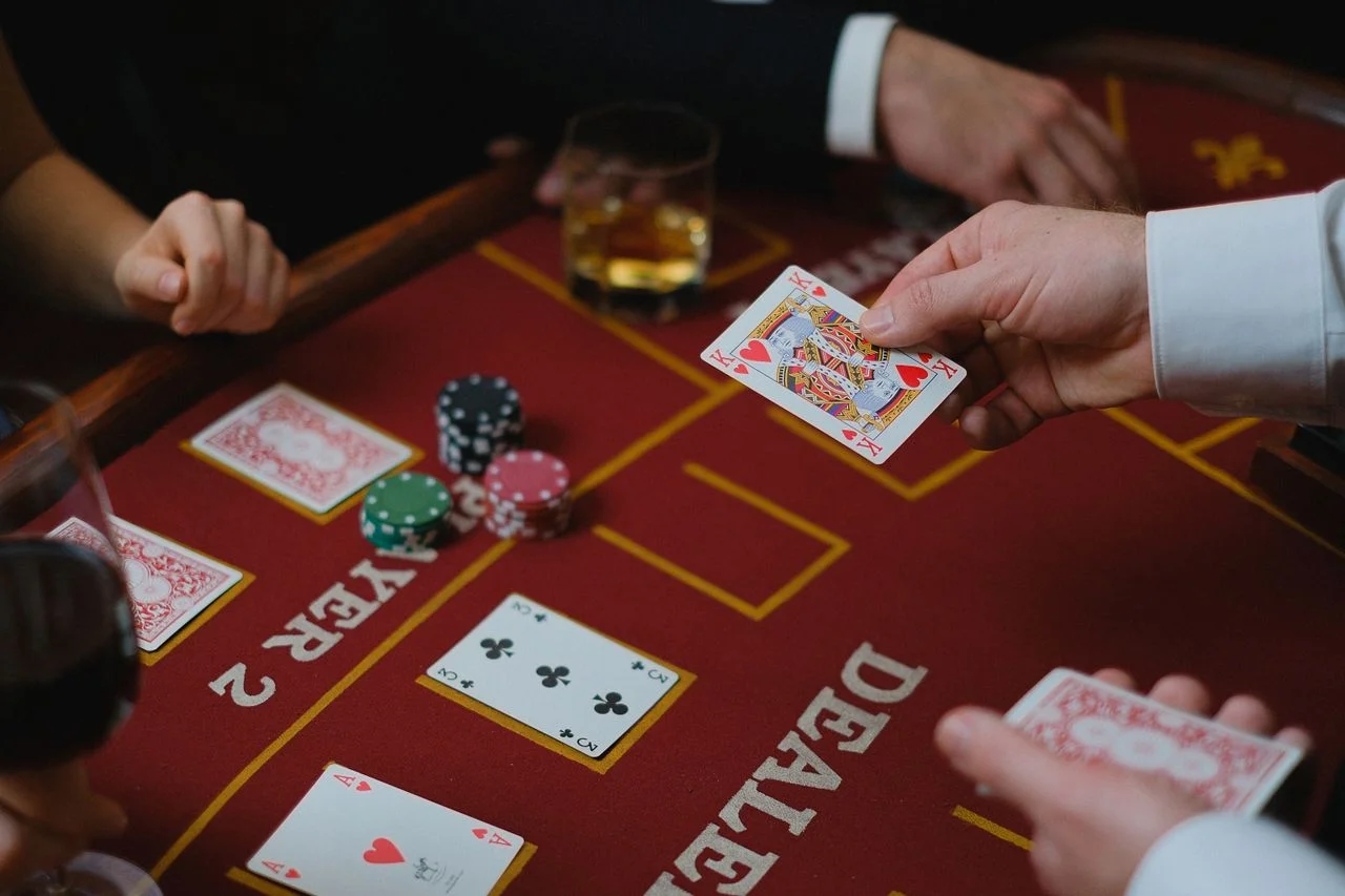 vleague1 — Nền tảng game chính thức trên thiết bị di động và máy tính